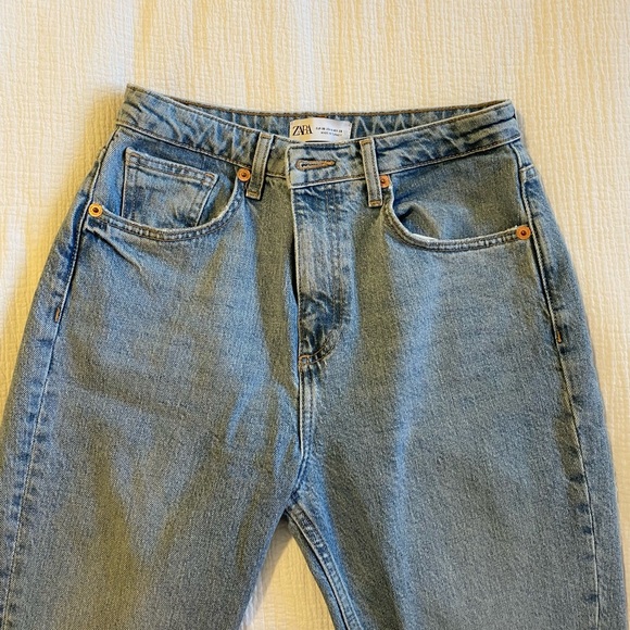 ZARA high waisted straight jeans - Size 4 - Picture 2 of 4